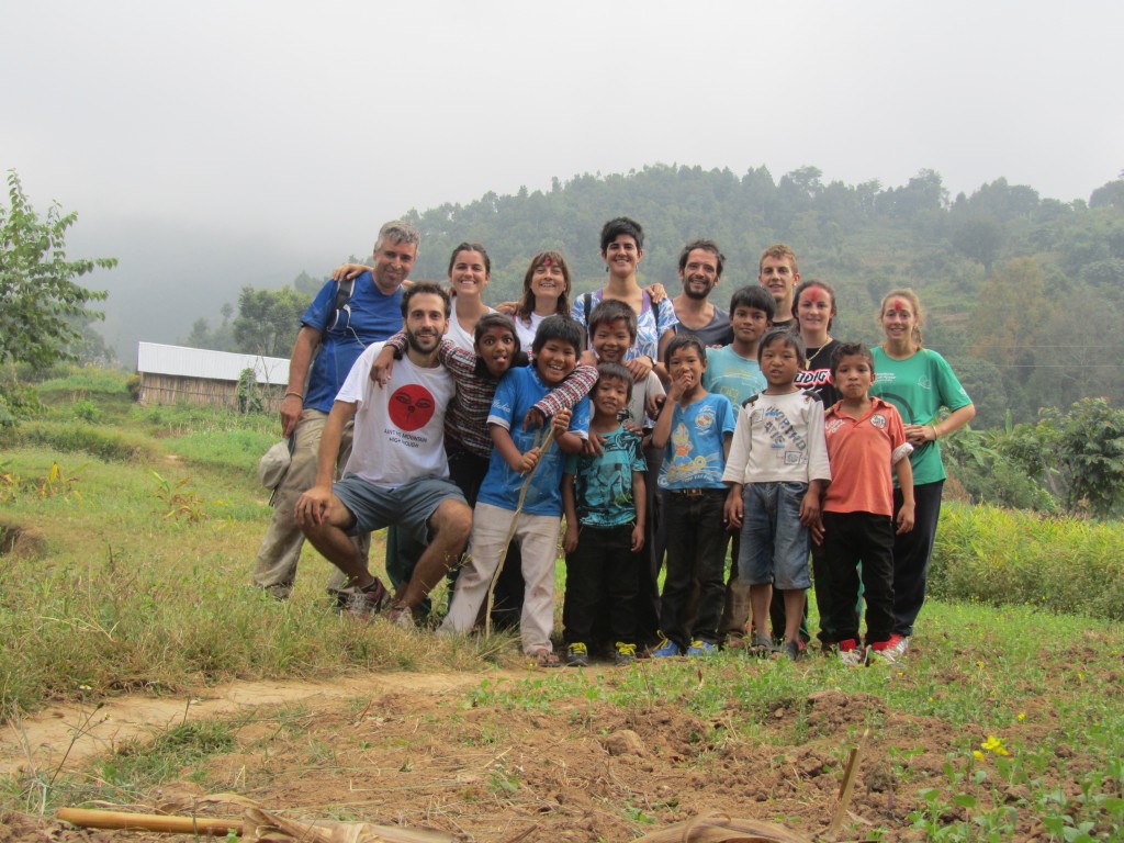 All the team of volunteers in Bhimphedi with a the smaller kids of Balmandir went to visit Supin